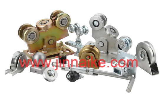 درب های روکش نقره ای با لاستیک مشکی